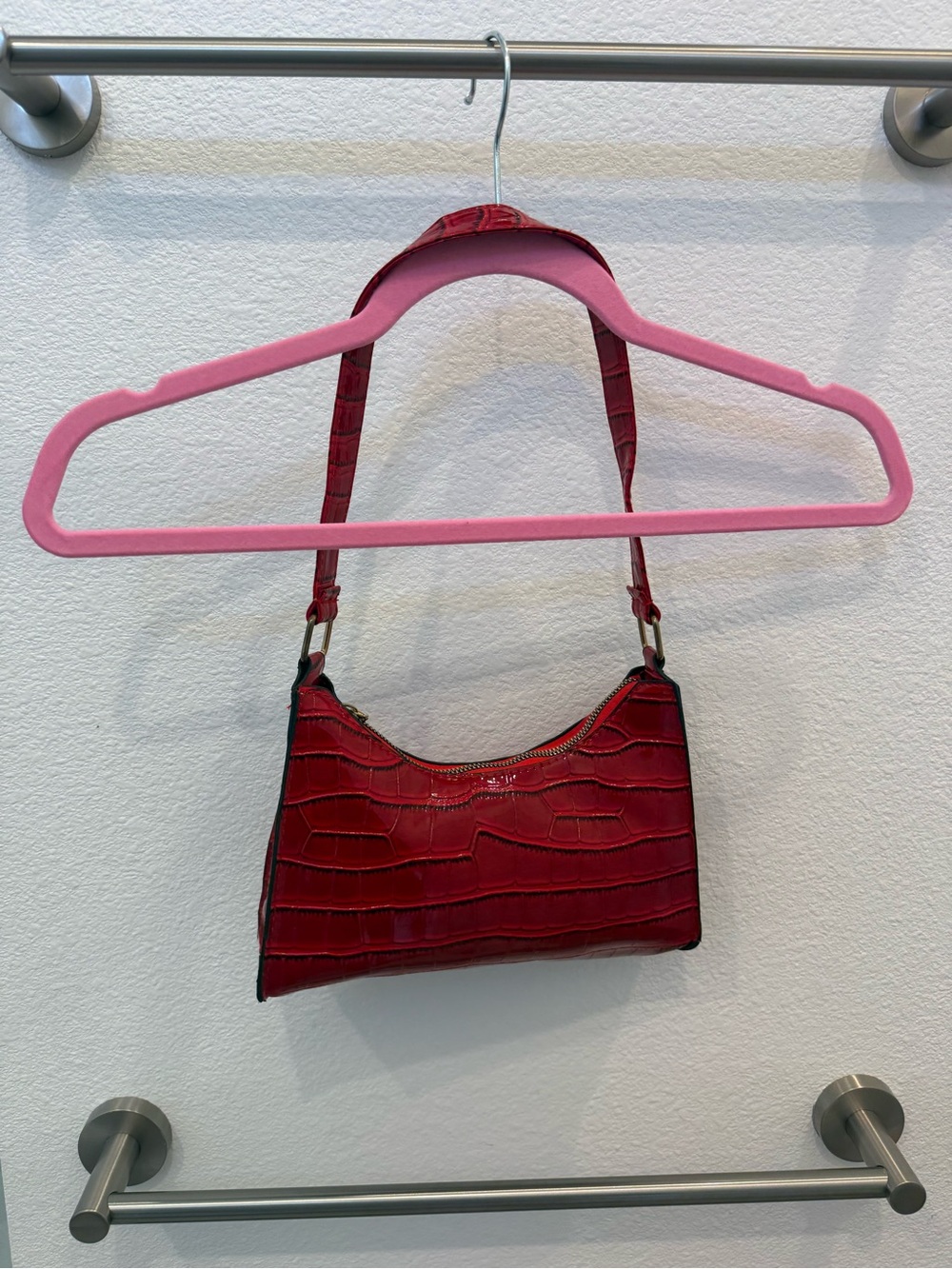 Red Croc-Texture Shoulder Bag๐๐๐ - Picture 2 of 2